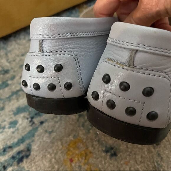 TOD'S Women's Light Gray Loafers - Picture 3 of 8